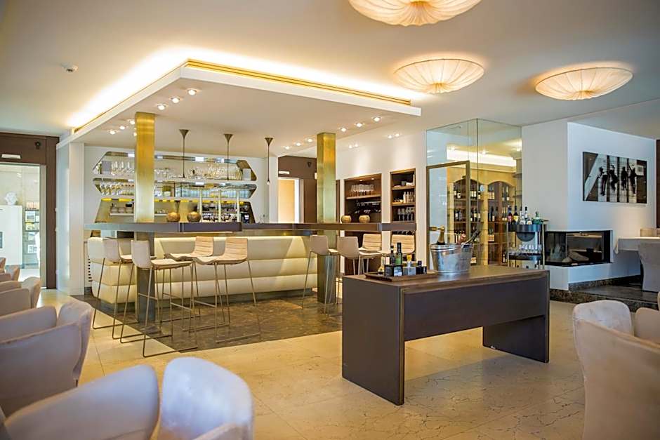 Iris Porsche Hotel & Restaurant