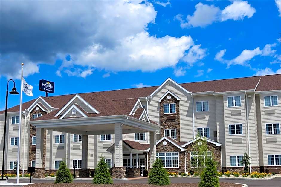 Microtel Inn & Suites by Wyndham Clarion