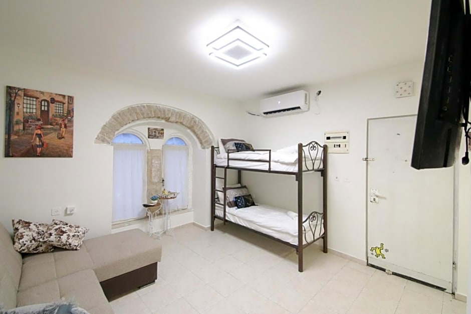 Private Hostel - Best location