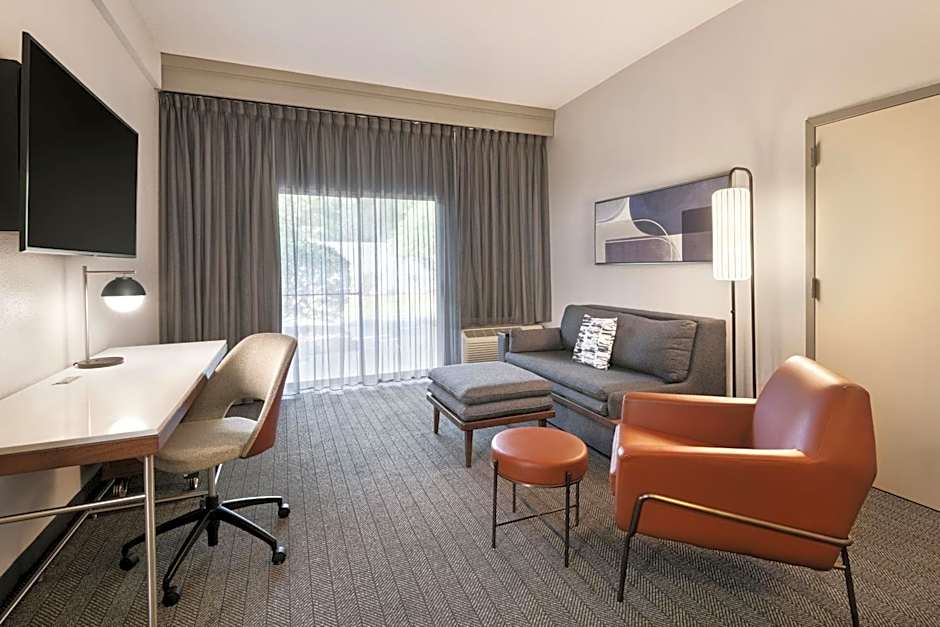 Courtyard by Marriott Burlington