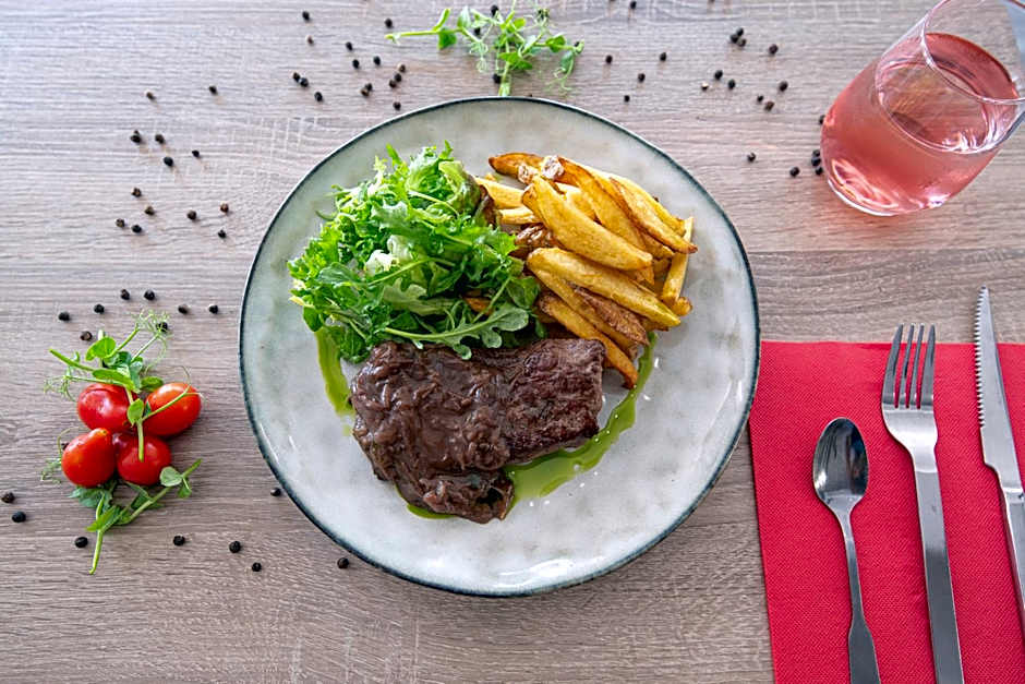 Atoll Hotel Logis Angers, Beaucouzé