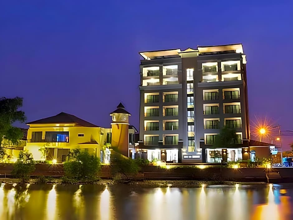 Coco View Hotel