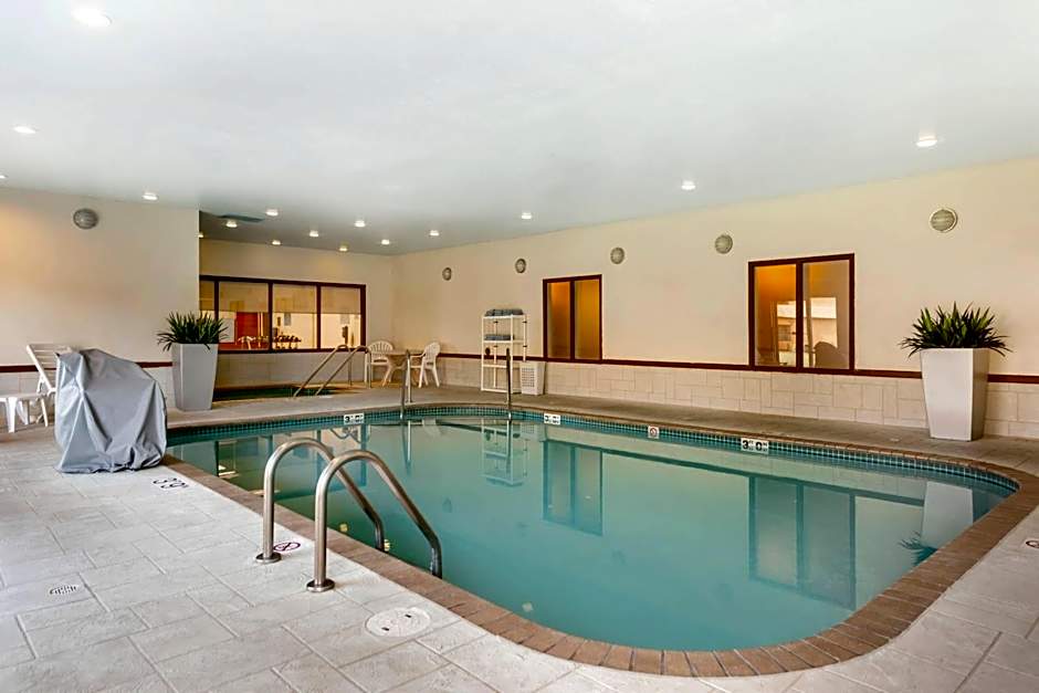 Comfort Inn & Suites Green Bay Stadium Area