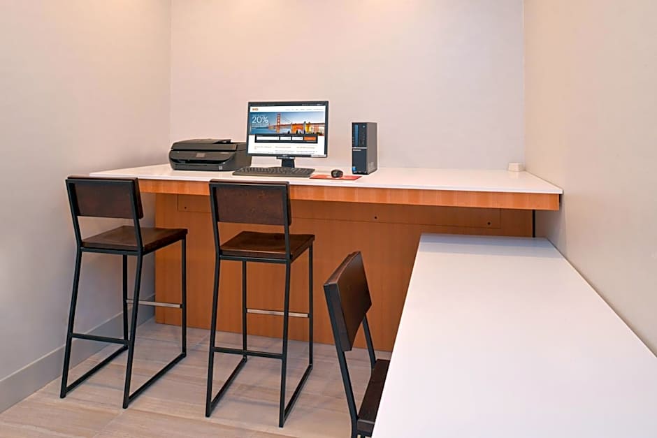 Holiday Inn Express and Suites Austin NW Lakeline By IHG