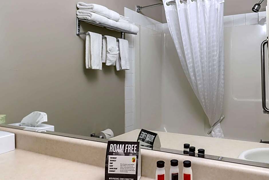 Super 8 by Wyndham Cochrane