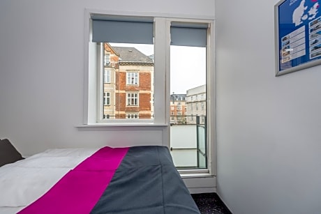 Commodore Room