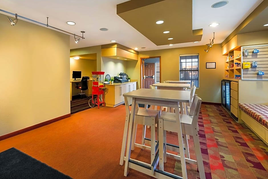 Sonesta Simply Suites Detroit Novi