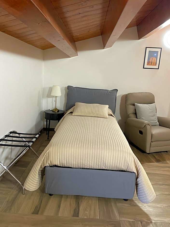 Photo 1 sur 12 de Triple Room