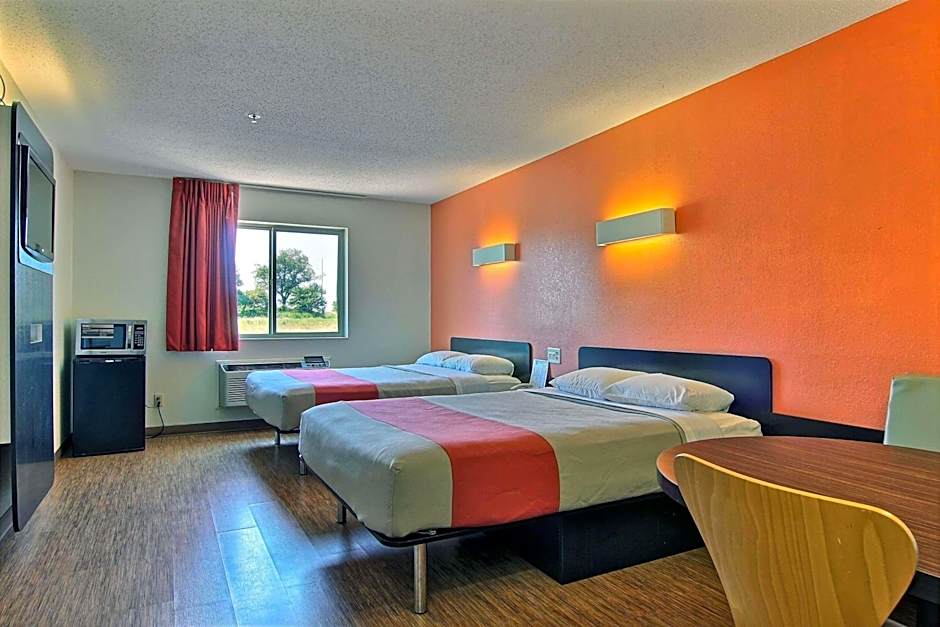 Photo 1 of 5 of Deluxe 2 Queen Beds