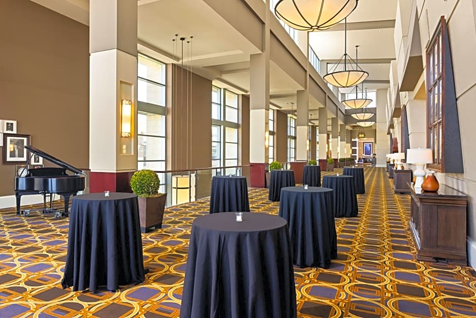 Sheraton Overland Park Hotel At The Convention Center