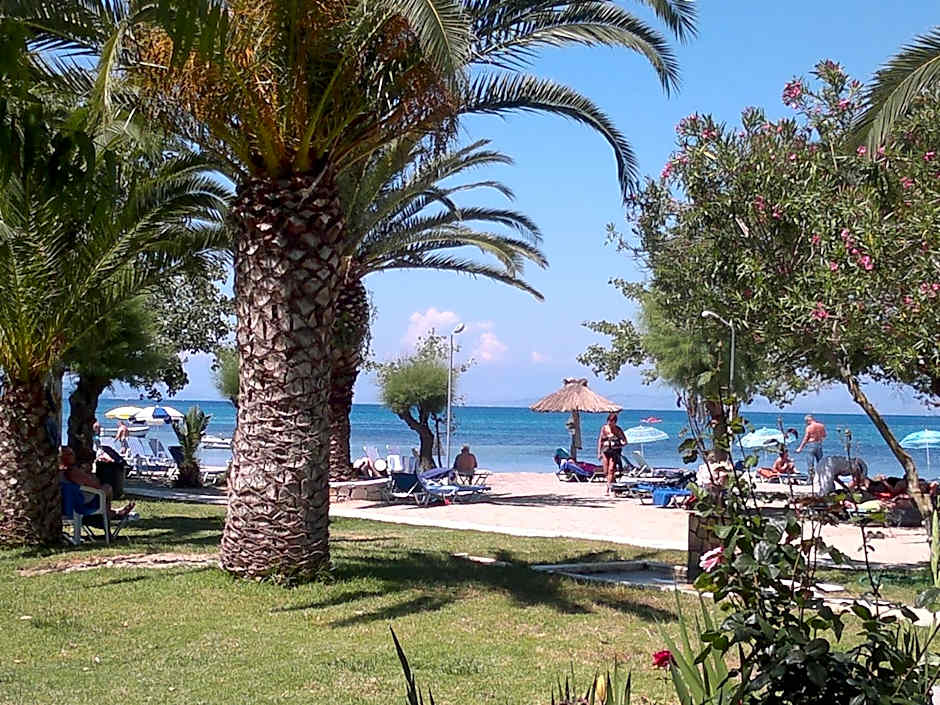 Three Stars Beach Hotel