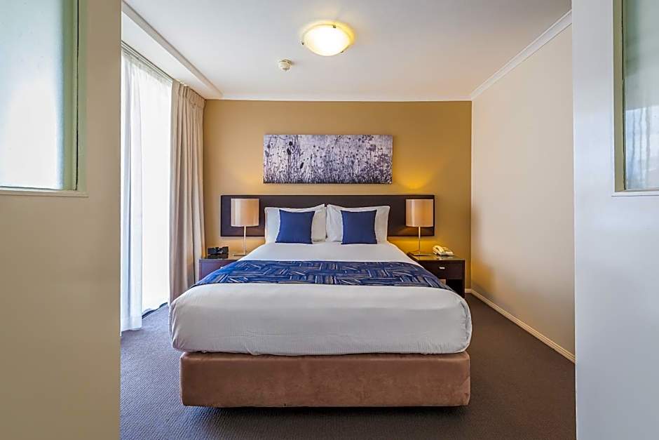 West End Central Apartments