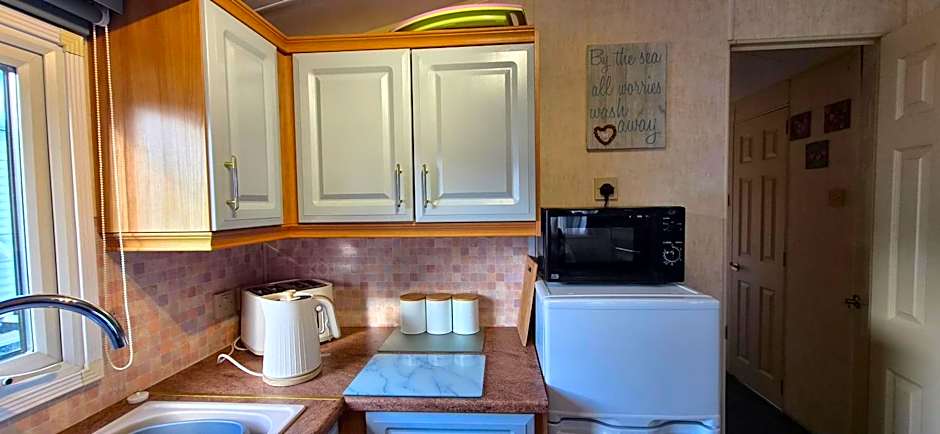 MOLLIES DEN 2 8 Berth 3 Bedrooms The Grange Holiday Park INGOLDMELLS