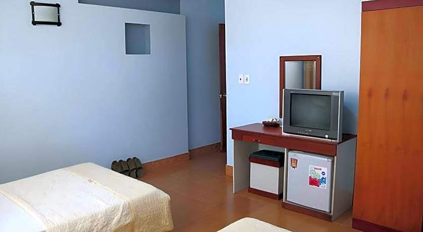 Ciao CatBa Hotel