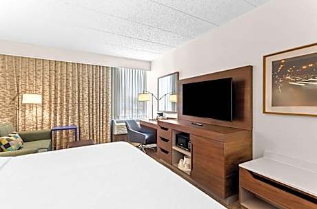 King Room with Sofa Bed and Study - Non-Smoking