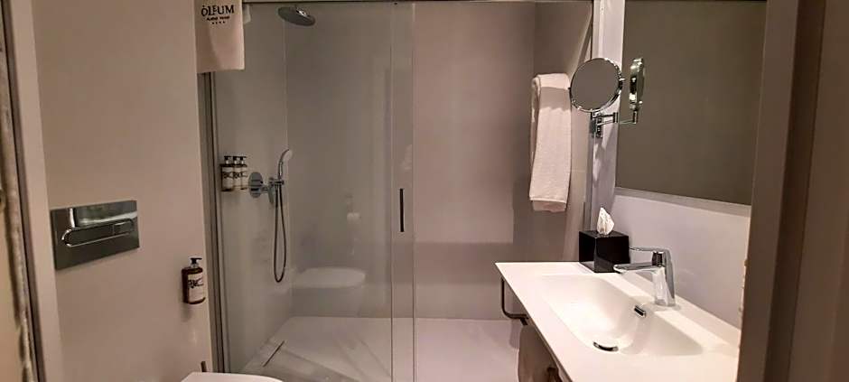 Hotel Oleum - Parking Gratuito bajo disponibilidad y reserva previa