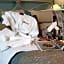 Hilltop Manor Bed And Breakfast