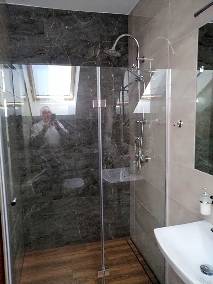 Pokoje Gościnne z łazienkami