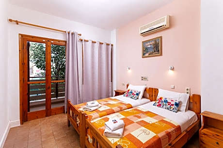 Classic Quadruple Room