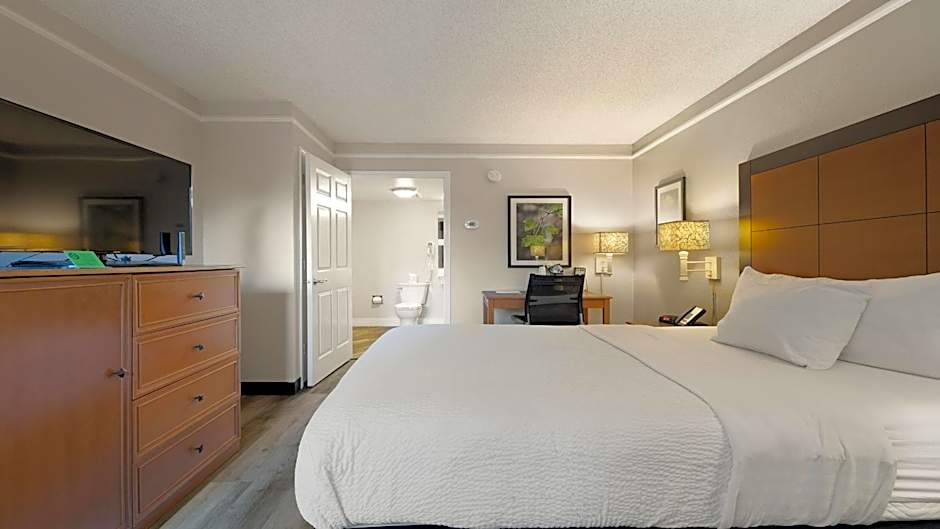 Howard Johnson by Wyndham Sacramento Downtown