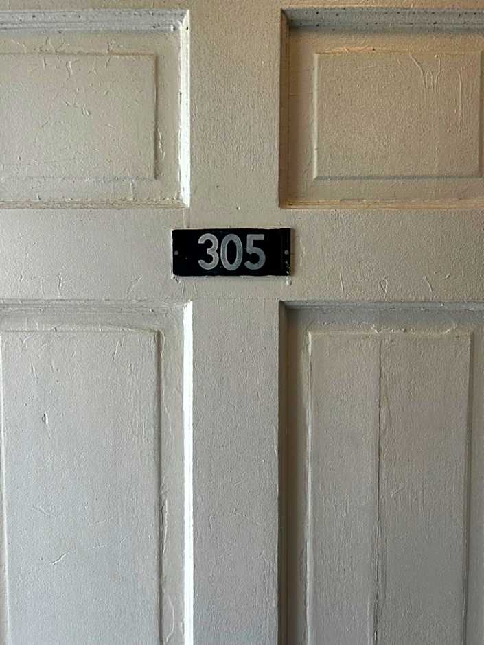 The Admiral Hotel/Motel