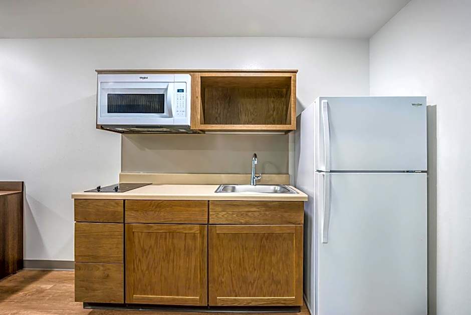 WoodSpring Suites Denver Commerce City