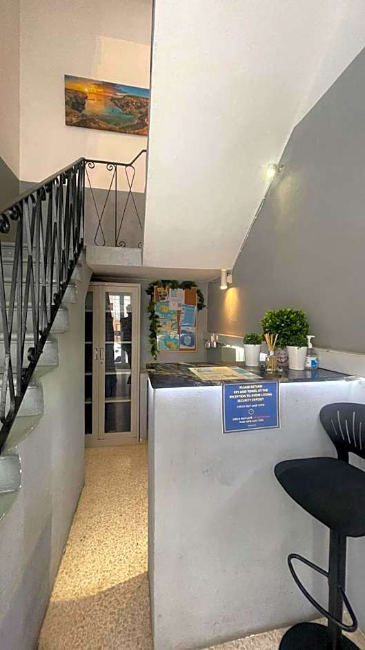 Bookarest Hostel Malta