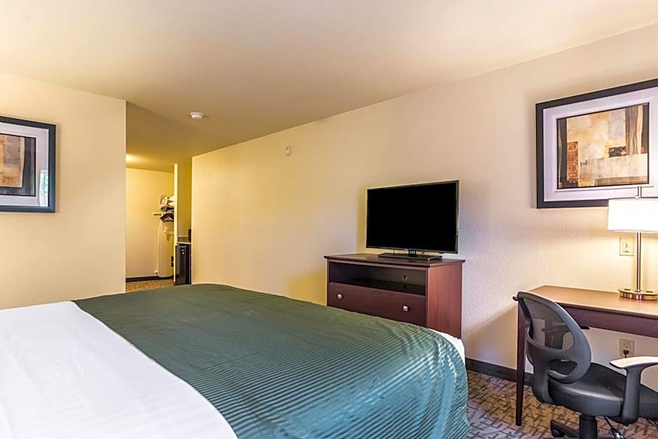 Cobblestone Hotel & Suites - Torrington