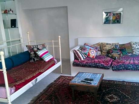 010025-lt-0928 Rooftop Favors