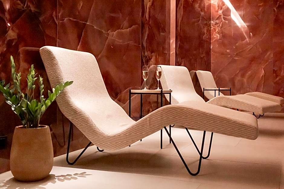 Iceland Parliament Hotel, Curio Collection by Hilton