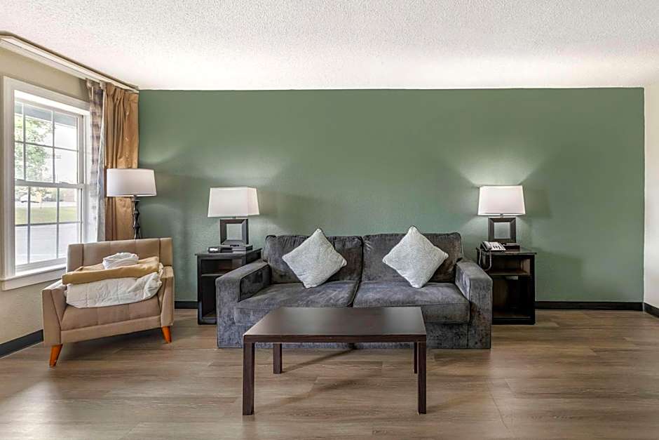 Quality Inn & Suites