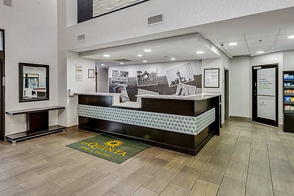 La Quinta Inn & Suites by Wyndham Clarksville