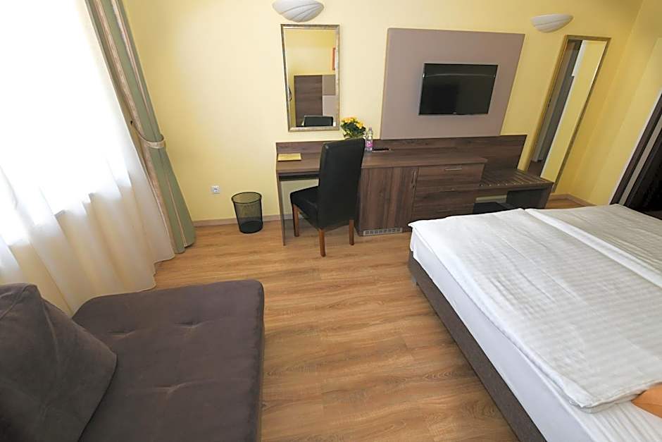 Jade Hotel-Ezüsthíd Hotel