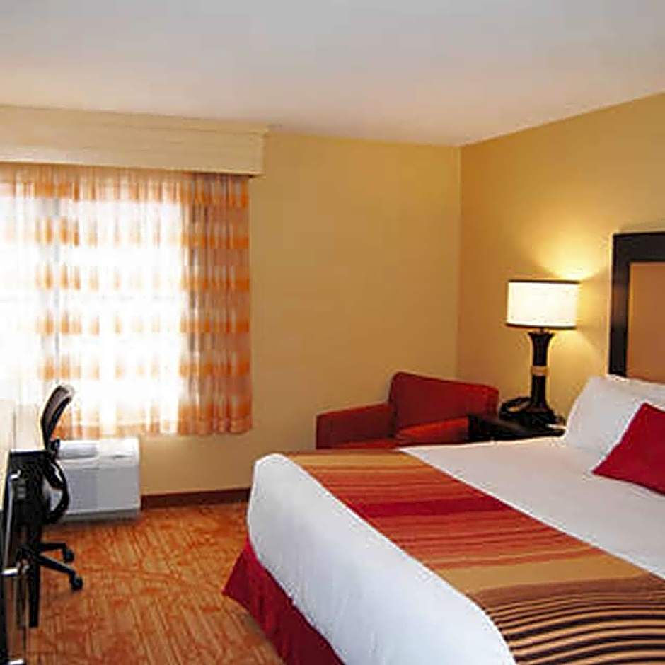 Branson Hillside Hotel