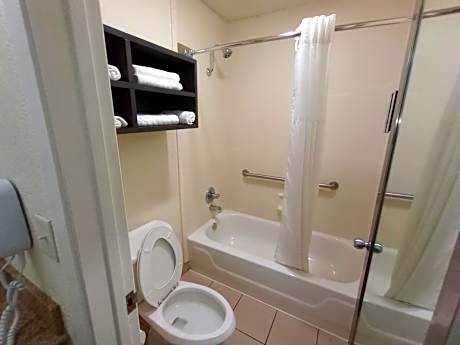 Executive Queen Room with Two Queen Beds - Non-Smoking