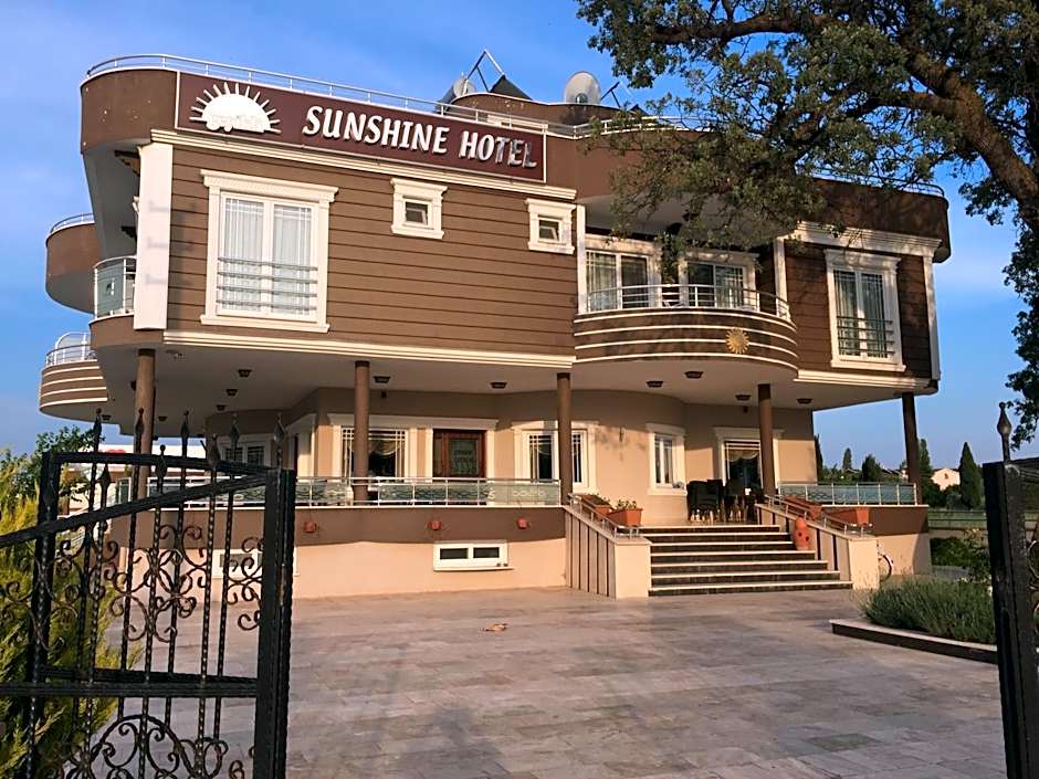 Geyi̇kli̇ Sunshi̇ne Hotel
