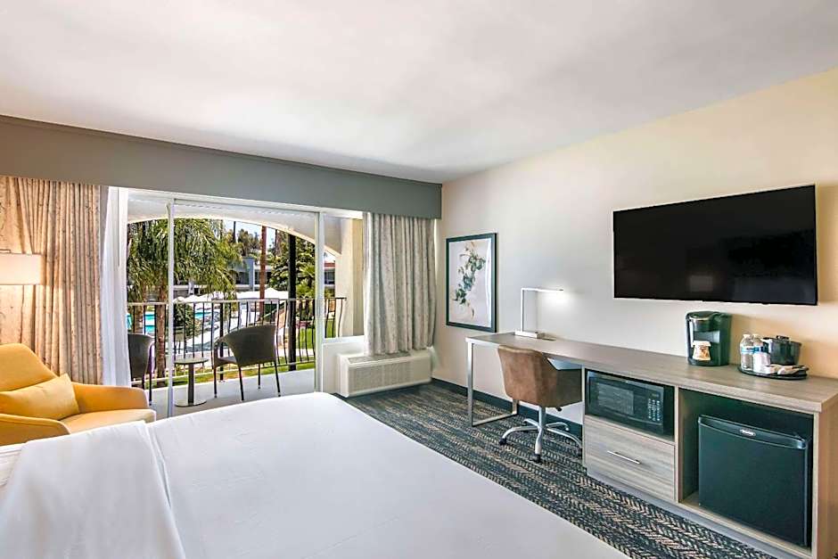 The Hourglass Hotel, Ascend Hotel Collection