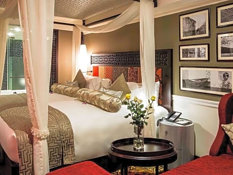 Royal Deluxe Room with Two Single Beds