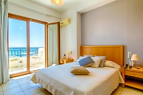 Deluxe Double or Twin Room with Sea View