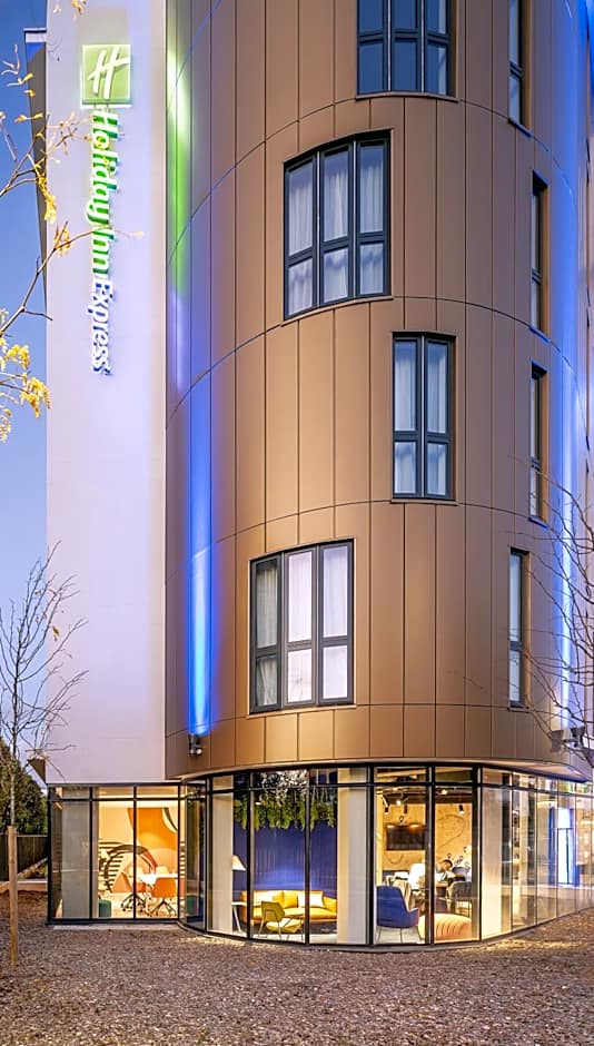 Holiday Inn Express Paris Poissy By IHG