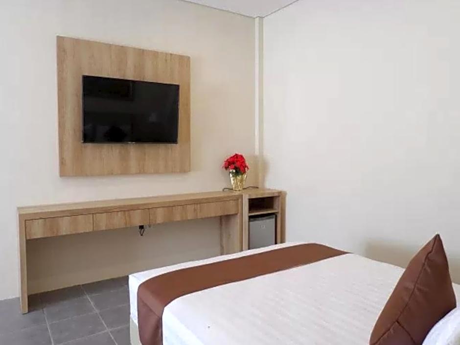 La Cecile Hotel and Cafe