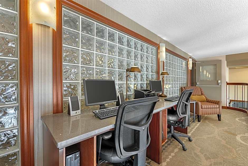 Best Western Plus Baker Street Inn