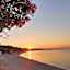 SUN RESIDENCE Exclusive Seaside Suites