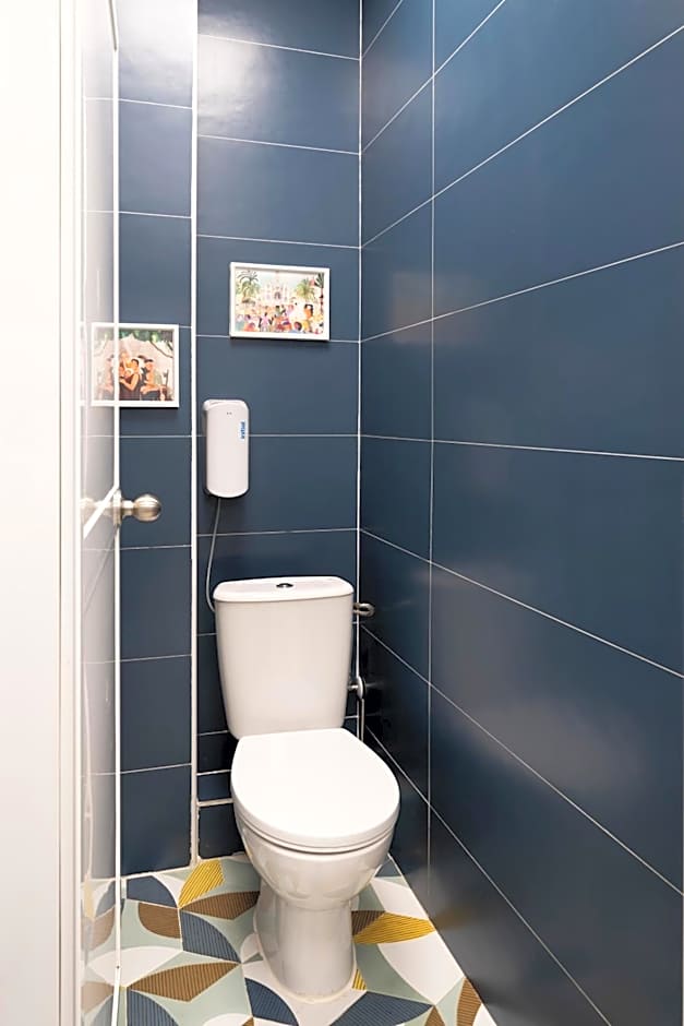 Home Youth Hostel by Feetup Hostels