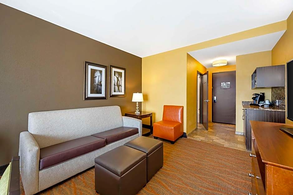 Best Western Plus Tupelo Inn & Suites