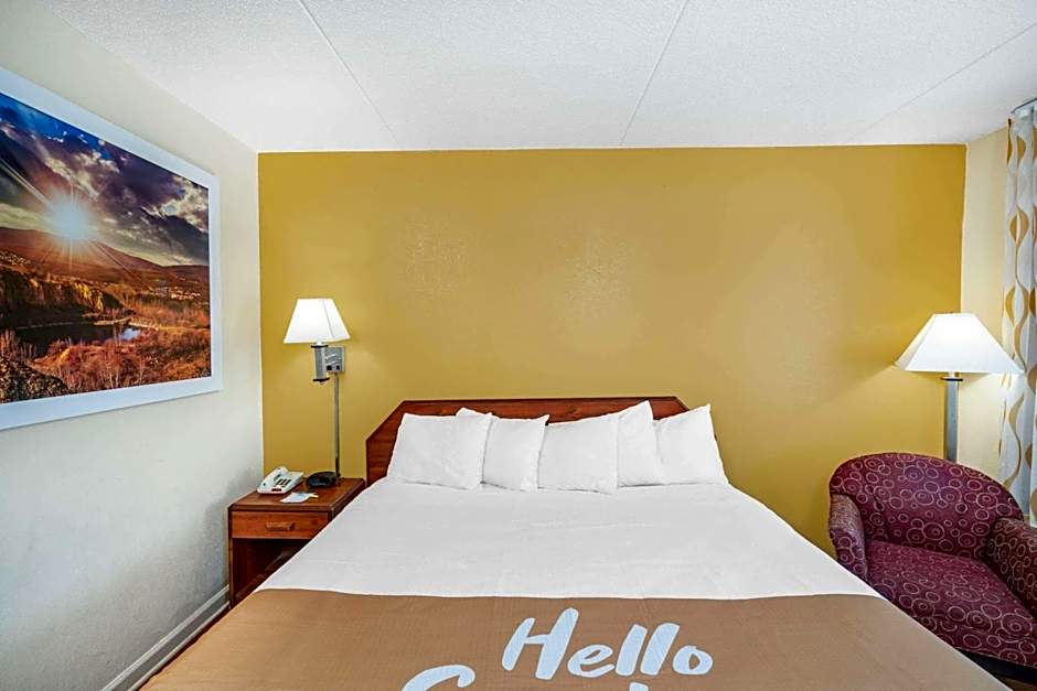 Days Inn by Wyndham Clarksville TN