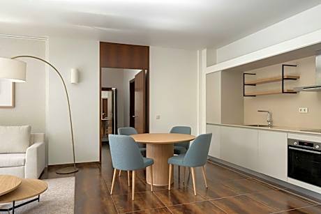 1 Bedroom Suite Pool View, 1 Bedroom Suite, 1 King or 2 Twin, Sofa bed, Balcony