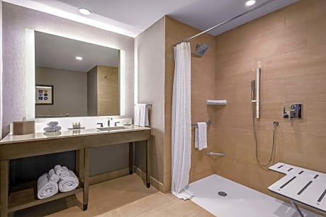 1 Kg Bed Studio Mobility Accessible Ri Shwr