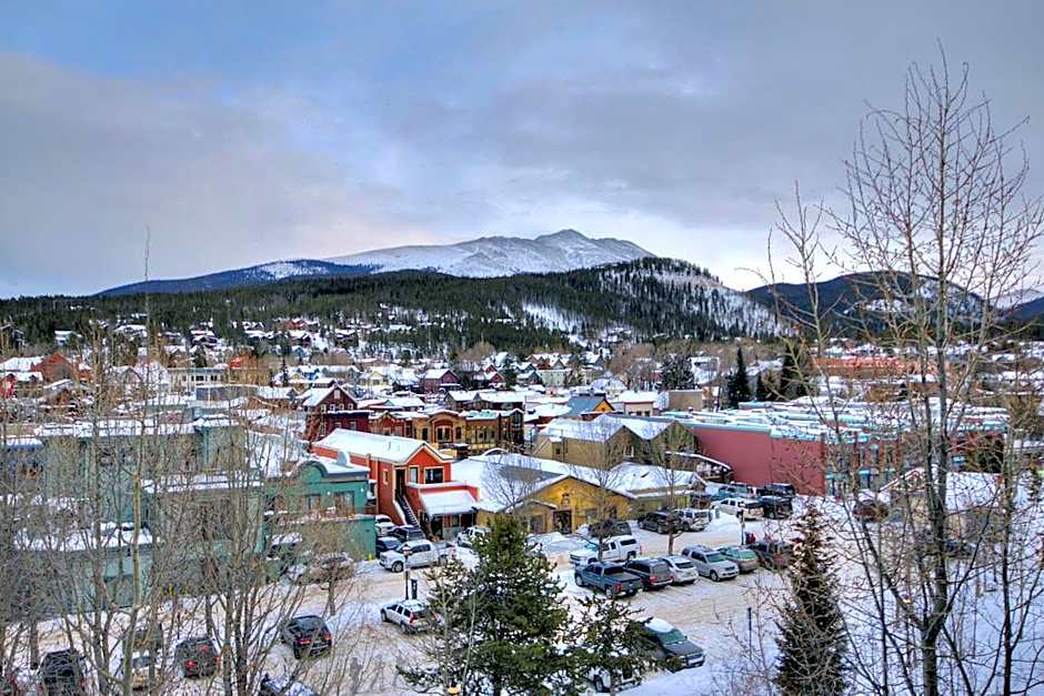 River Mountain Lodge