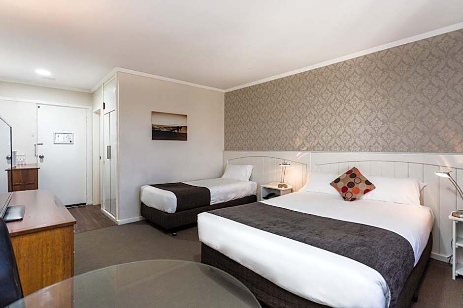 Country Comfort Amity Motel